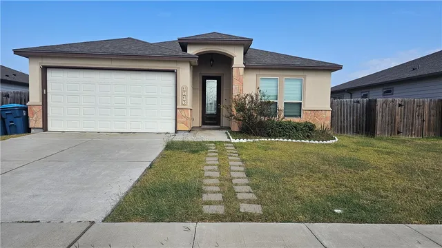 $2,300 | 1816 Chesapeake Bay Drive, Portland, TX 78374