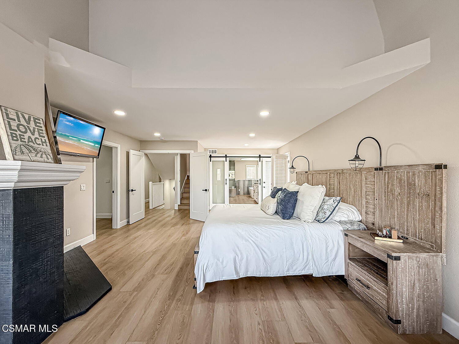 2014 Peninsula Road Oxnard, CA 93035 - Photo 46 of 98 fPrimary Bedroom Suite4