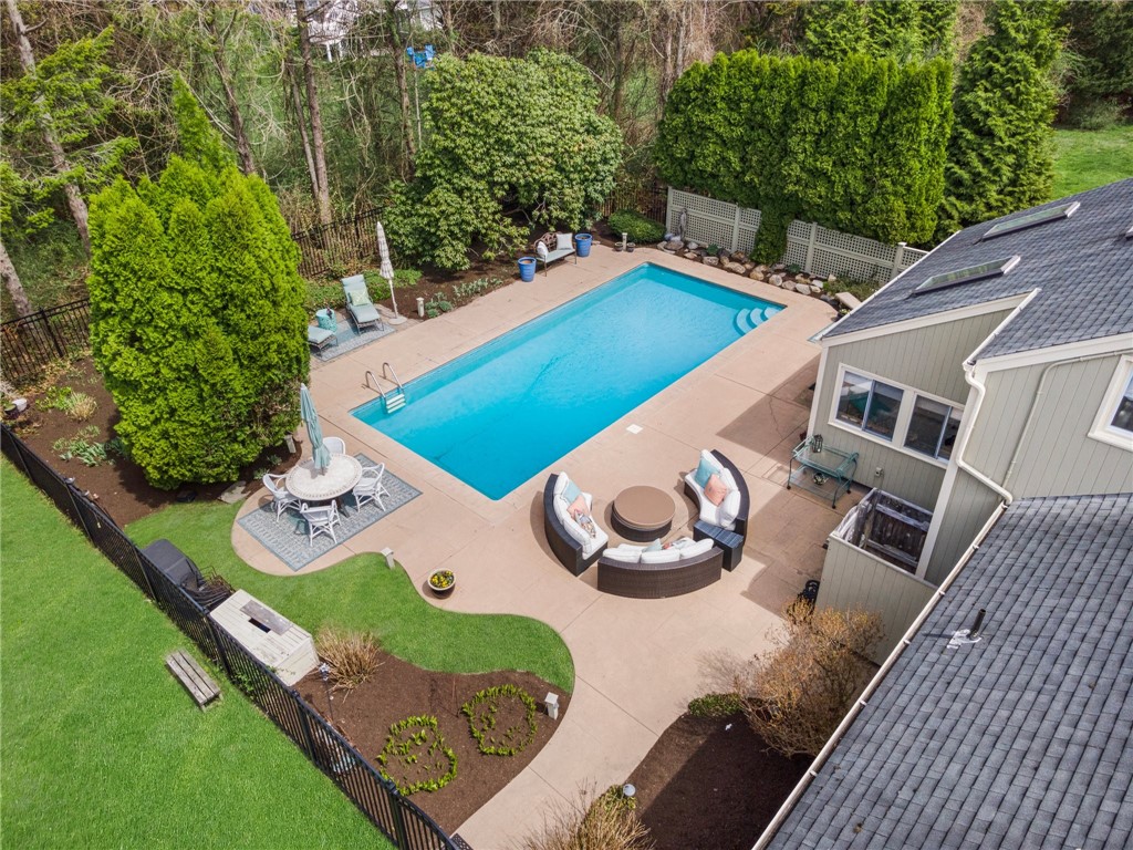 659 East Shore Road Jamestown, RI 02835 - Photo 5 of 45