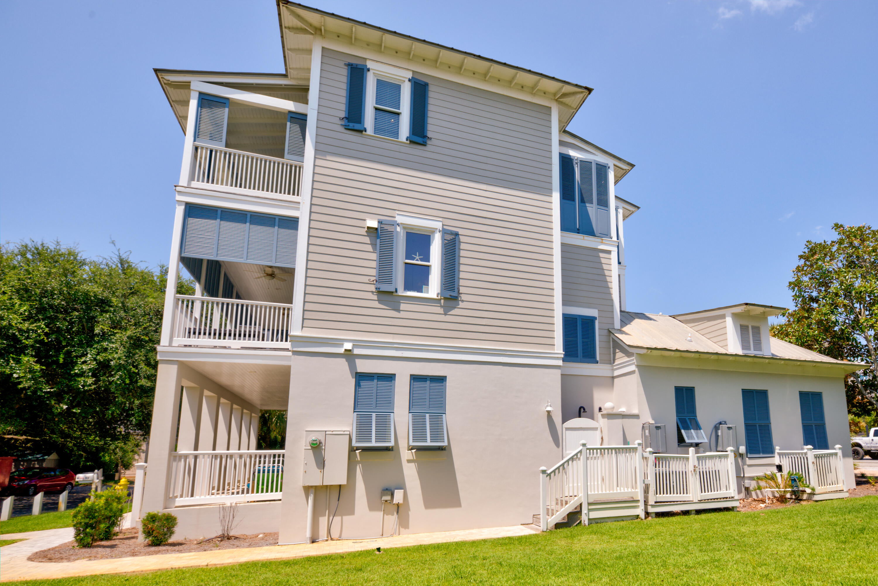51 Montgomery Street Santa Rosa Beach, FL 32459 - Photo 7 of 90 bfexteriors-5