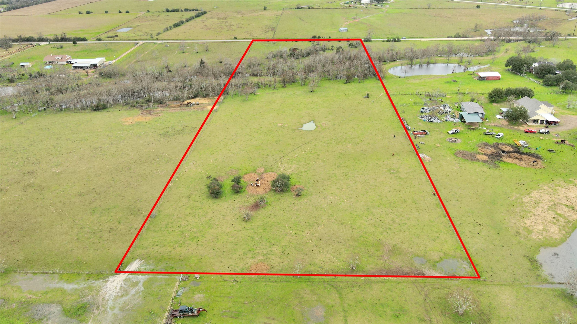 3134 Old Columbus Road North Sealy, TX 77474 - Photo 5 of 34 a bathroom with a bathtub