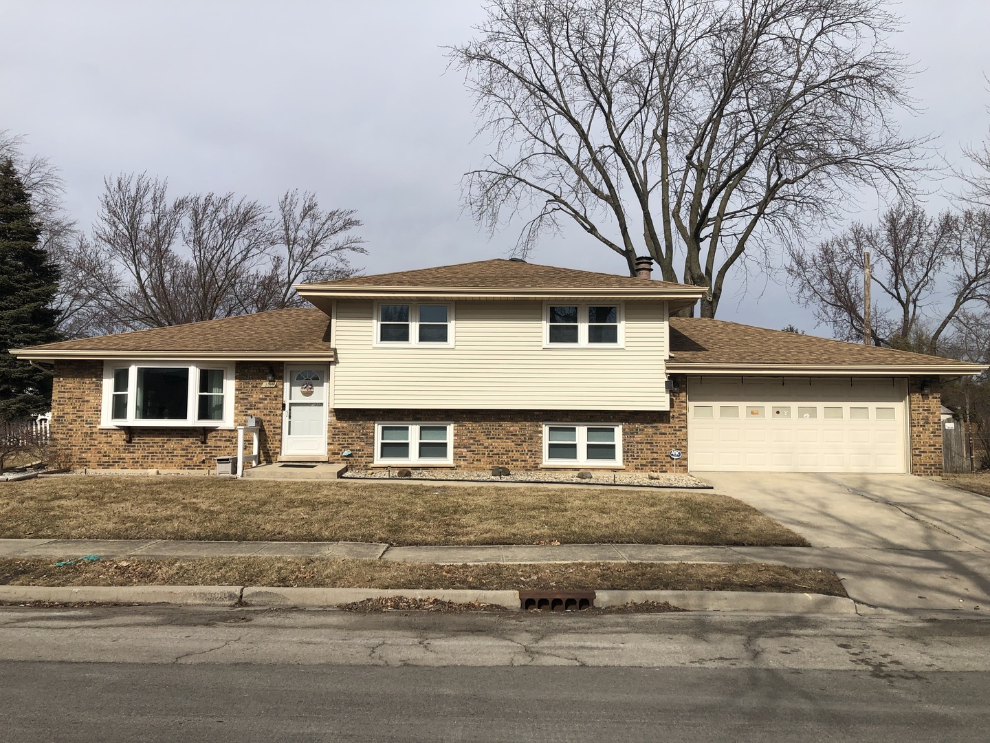 2319 Taylor Street Joliet, IL 60435 - Photo 5 of 52