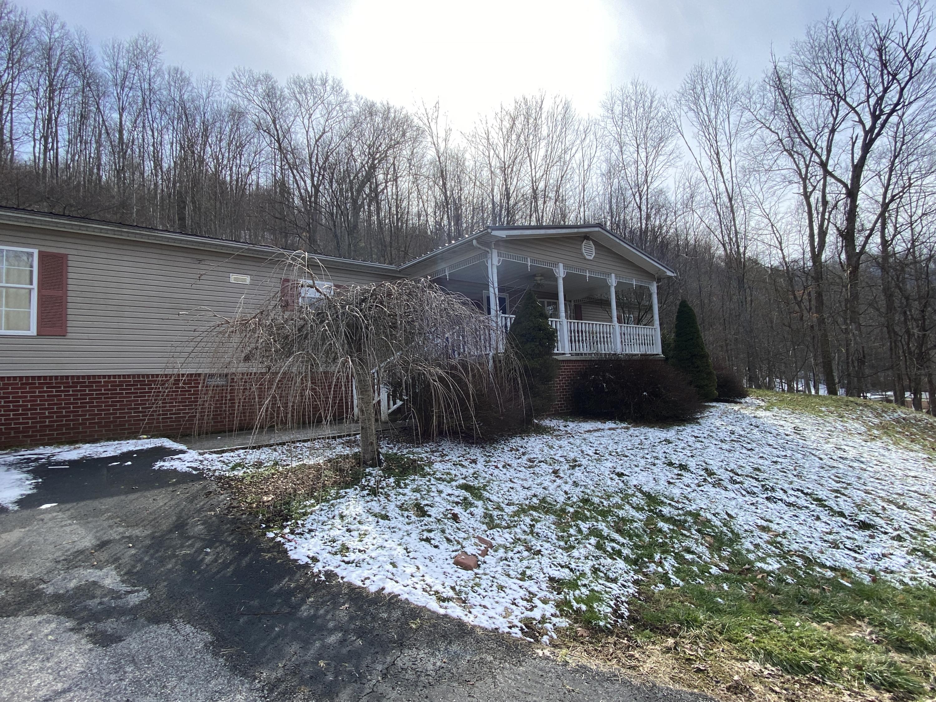 10047 Bold Camp Road Pound, VA 24279 - Photo 37 of 43 F27526E4-0DC1-4919-B428-A4028F28D659