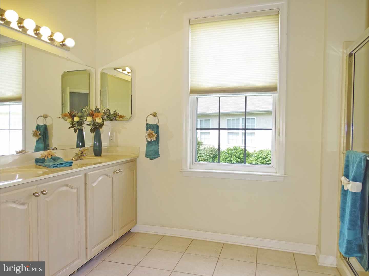 25 Bluebonnet Road Langhorne, PA 19047 - Photo 13 of 25 Master Bathroom