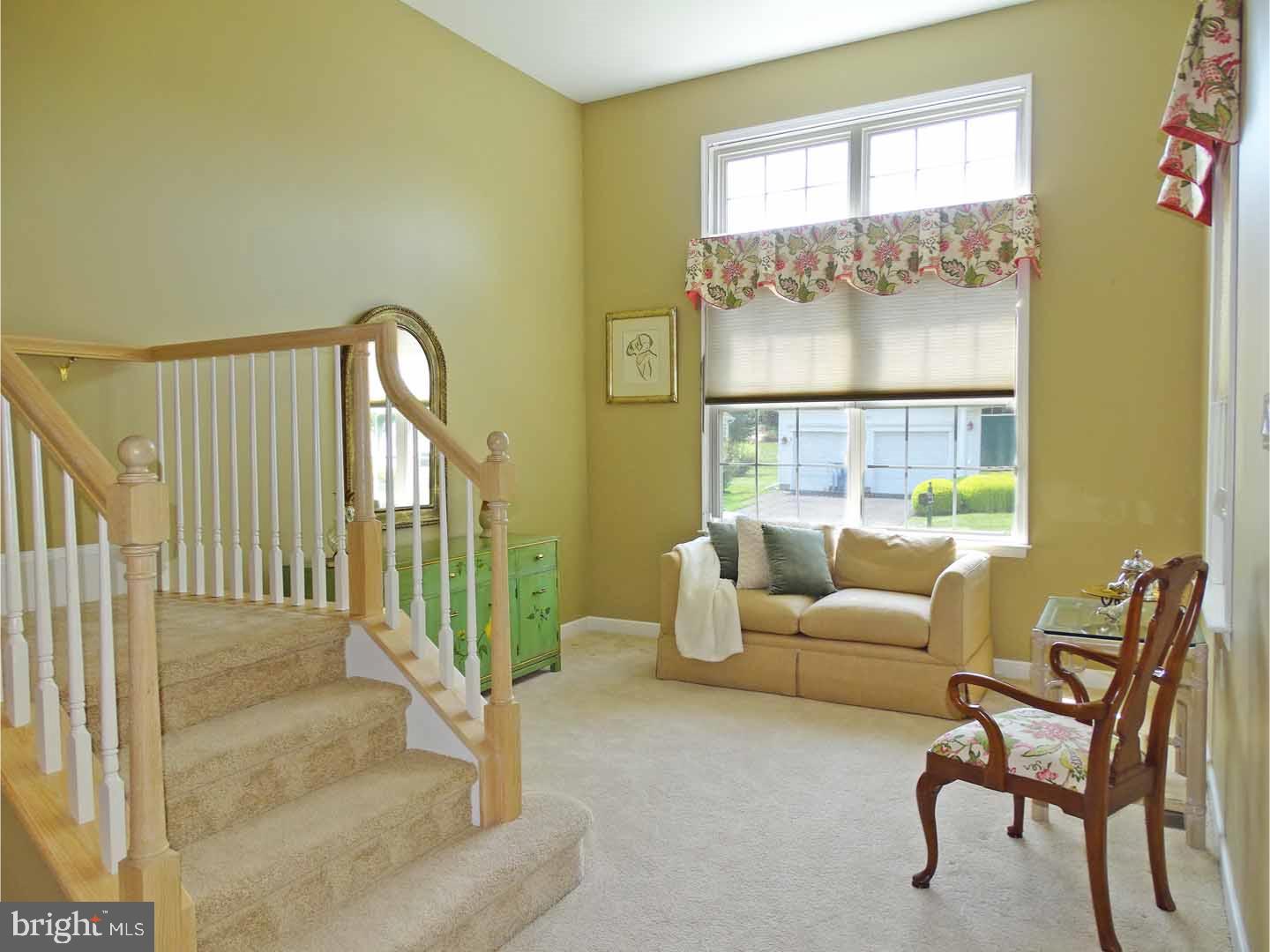 25 Bluebonnet Road Langhorne, PA 19047 - Photo 2 of 25 Living Room