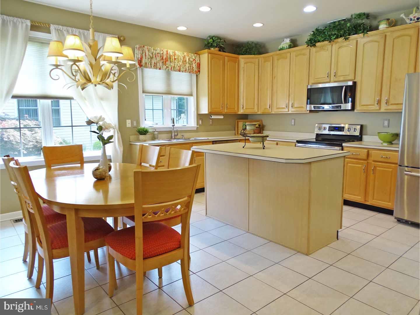 25 Bluebonnet Road Langhorne, PA 19047 - Photo 4 of 25 Kitchen