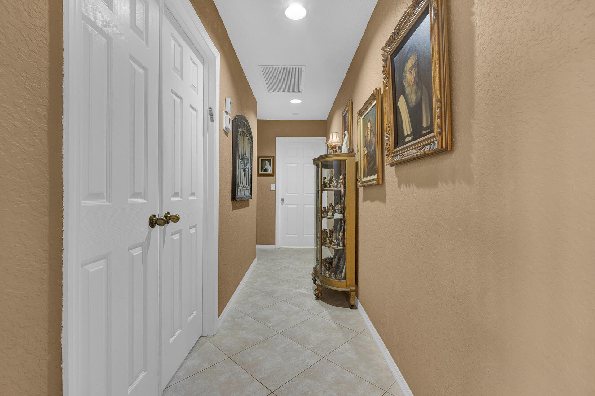 18444 Vía Di Regina Boca Raton, FL 33496 - Photo 22 of 56 HALLWAY