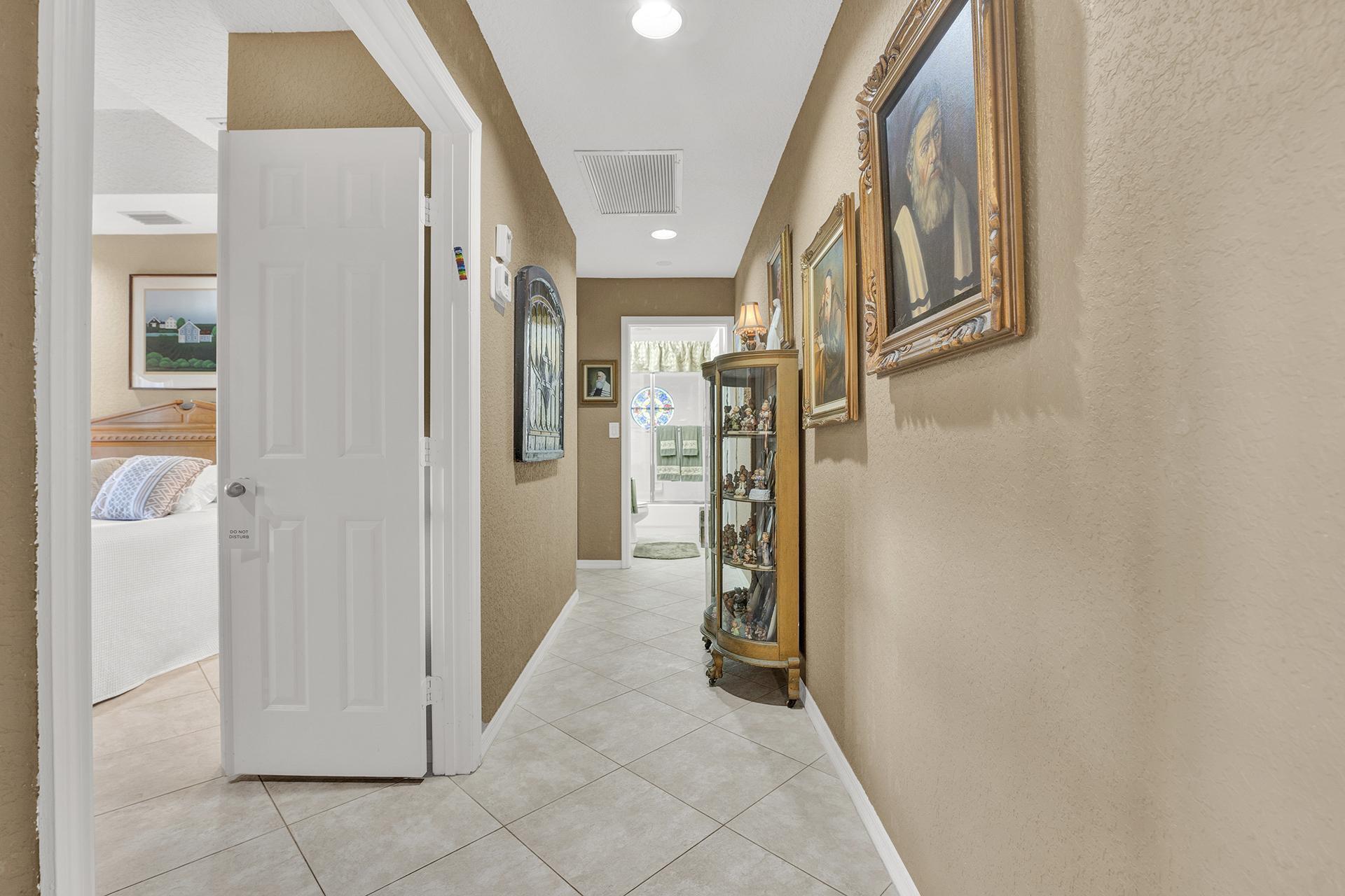 18444 Vía Di Regina Boca Raton, FL 33496 - Photo 23 of 56 HALLWAY