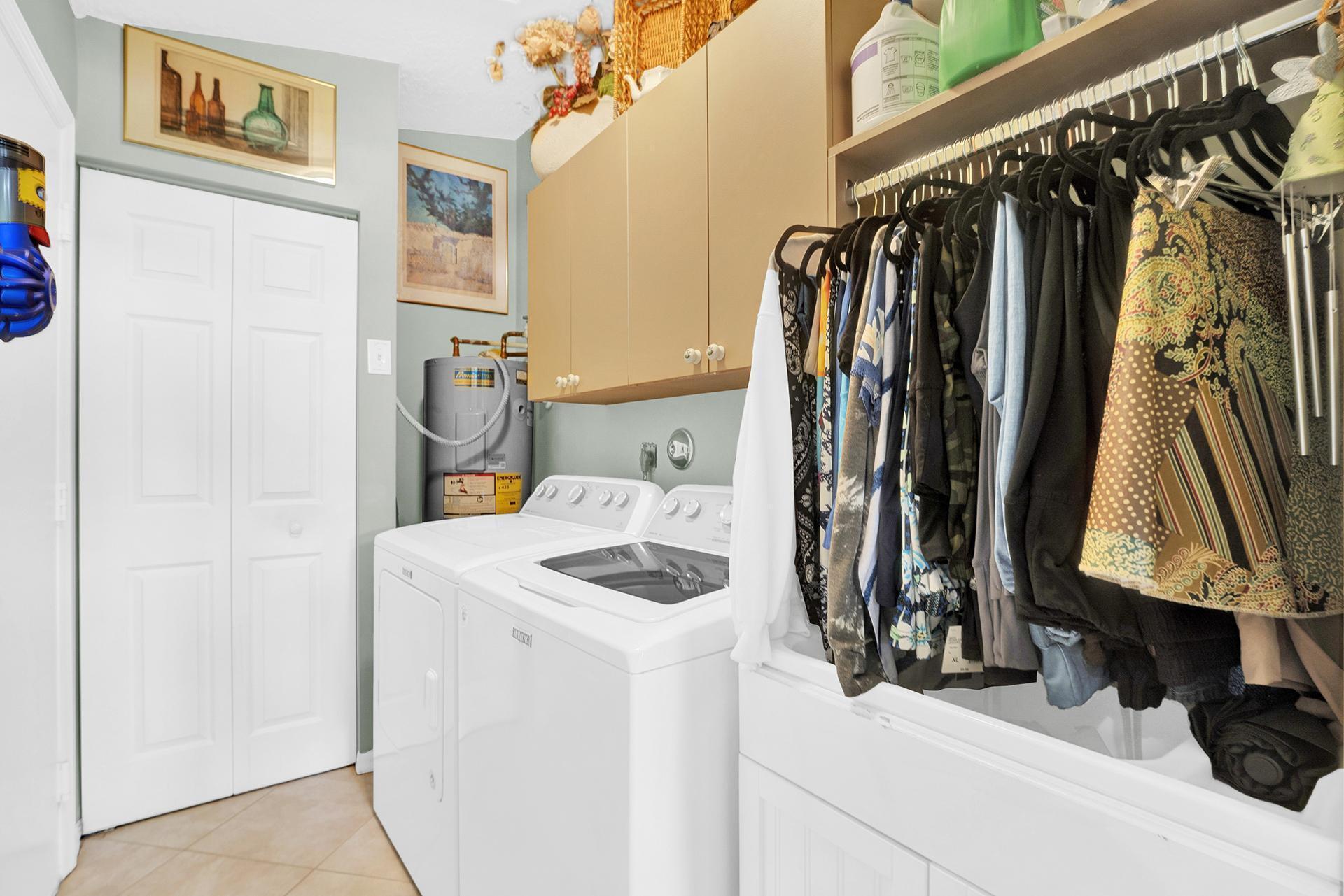 18444 Vía Di Regina Boca Raton, FL 33496 - Photo 35 of 56 LAUNDRY