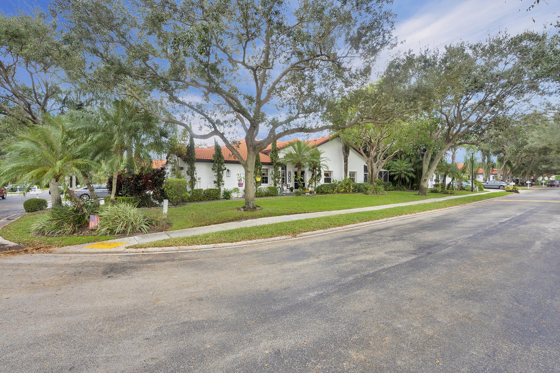 18444 Vía Di Regina Boca Raton, FL 33496 - Photo 40 of 56 35