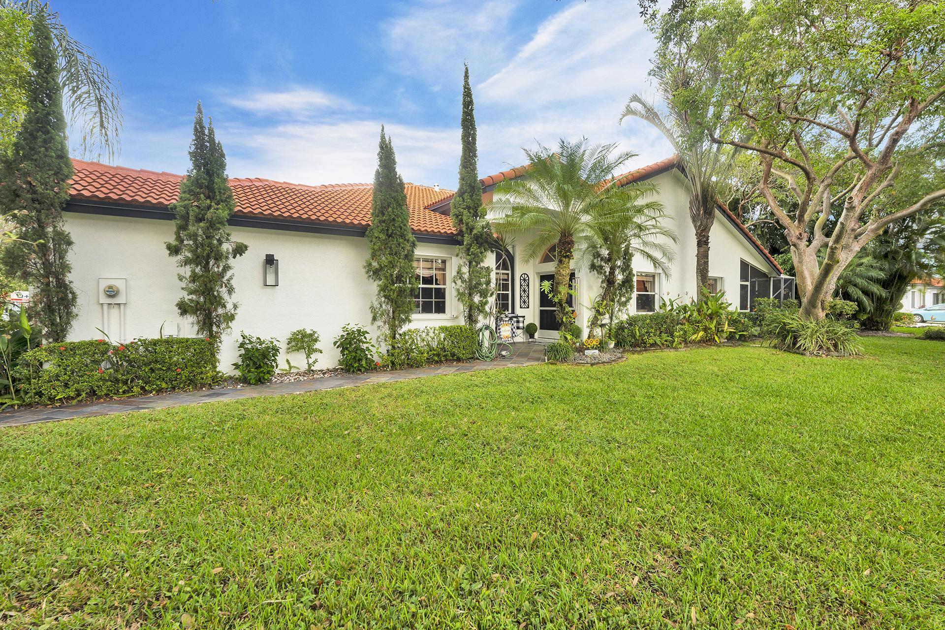 18444 Vía Di Regina Boca Raton, FL 33496 - Photo 6 of 56 BIG CORNER LOT