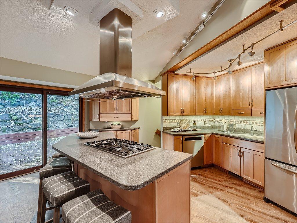 19117 Covington Road Minnetonka, MN 55345 - Photo 7 of 32 Gallery Image 7