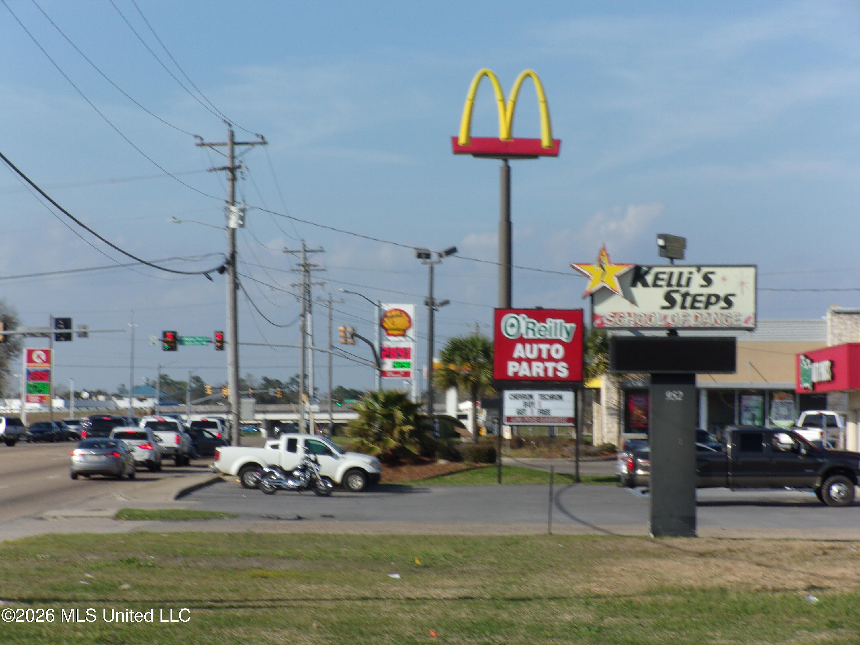 944 Cedar Lake Road Biloxi, MS 39532 - Photo 4 of 8 100_0121