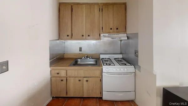 $100,000 | 30 Fleetwood Avenue, Unit 5J, Fleetwood, NY 10552