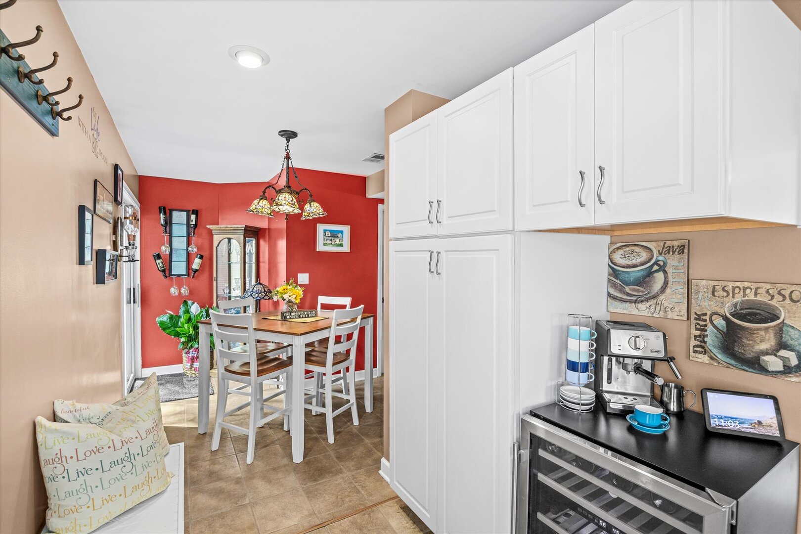 817 Spring Road Elmhurst, IL 60126 - Photo 8 of 34