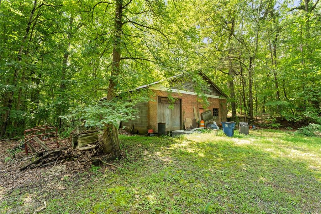 955 Valleystream Road Winston-Salem, NC 27104 - Photo 17 of 19 Gallery Image 17