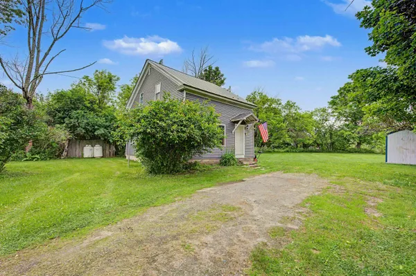 $240,000 | 893 2nd NH Turnpike, Newport, NH 03773