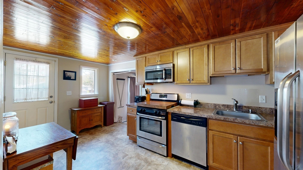 10 Edson Street Taunton, MA 02780 - Photo 9 of 40