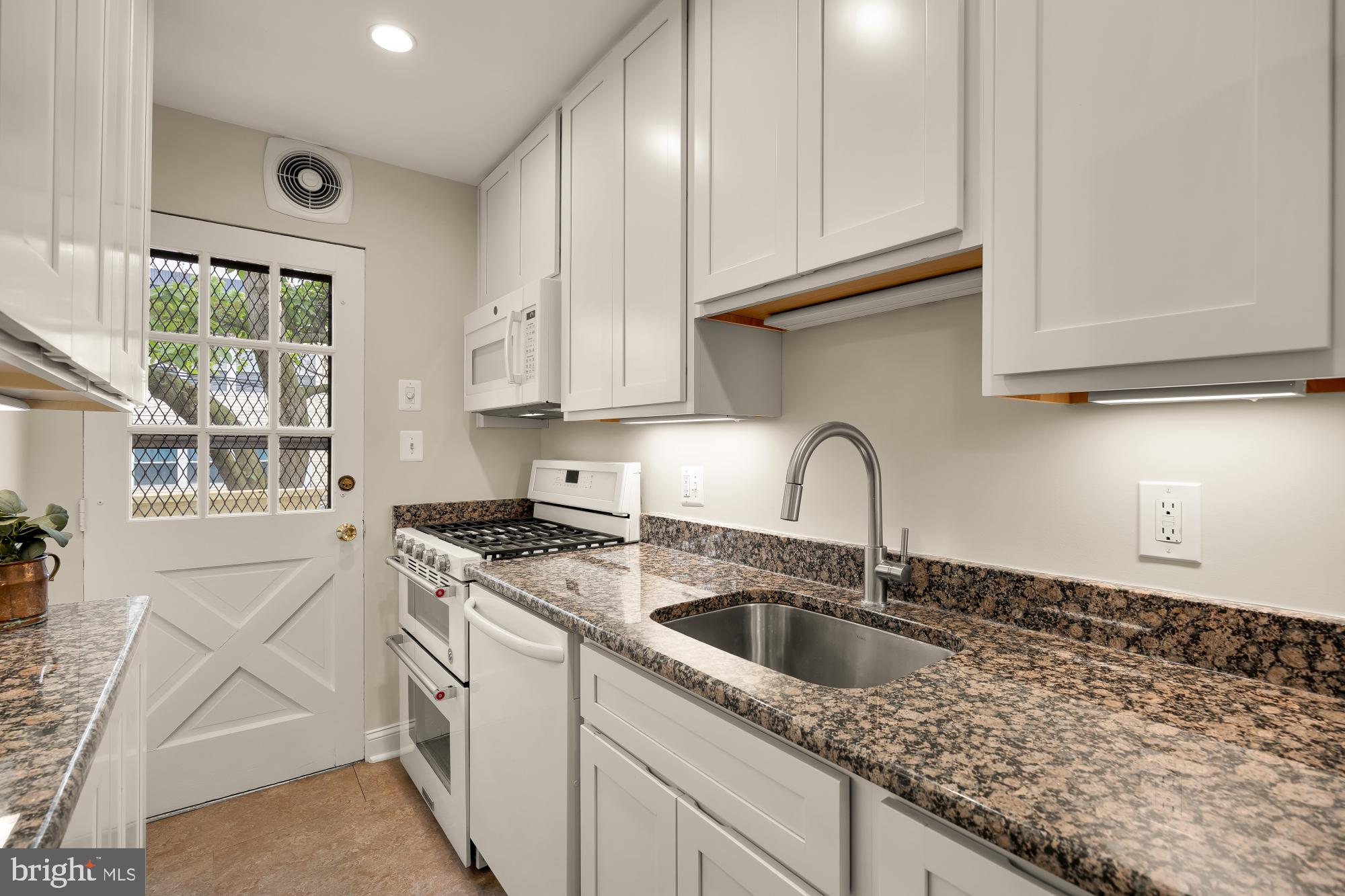 1343 Ives Place Southeast Washington, DC 20003 - Photo 12 of 29
