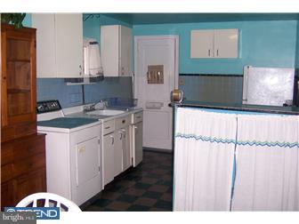 305 Crestview Road Lansdale, PA 19446 - Photo 4 of 10 Kitchen