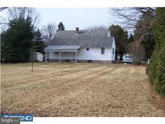 305 Crestview Road Lansdale, PA 19446 - Photo 8 of 10 Exterior Back
