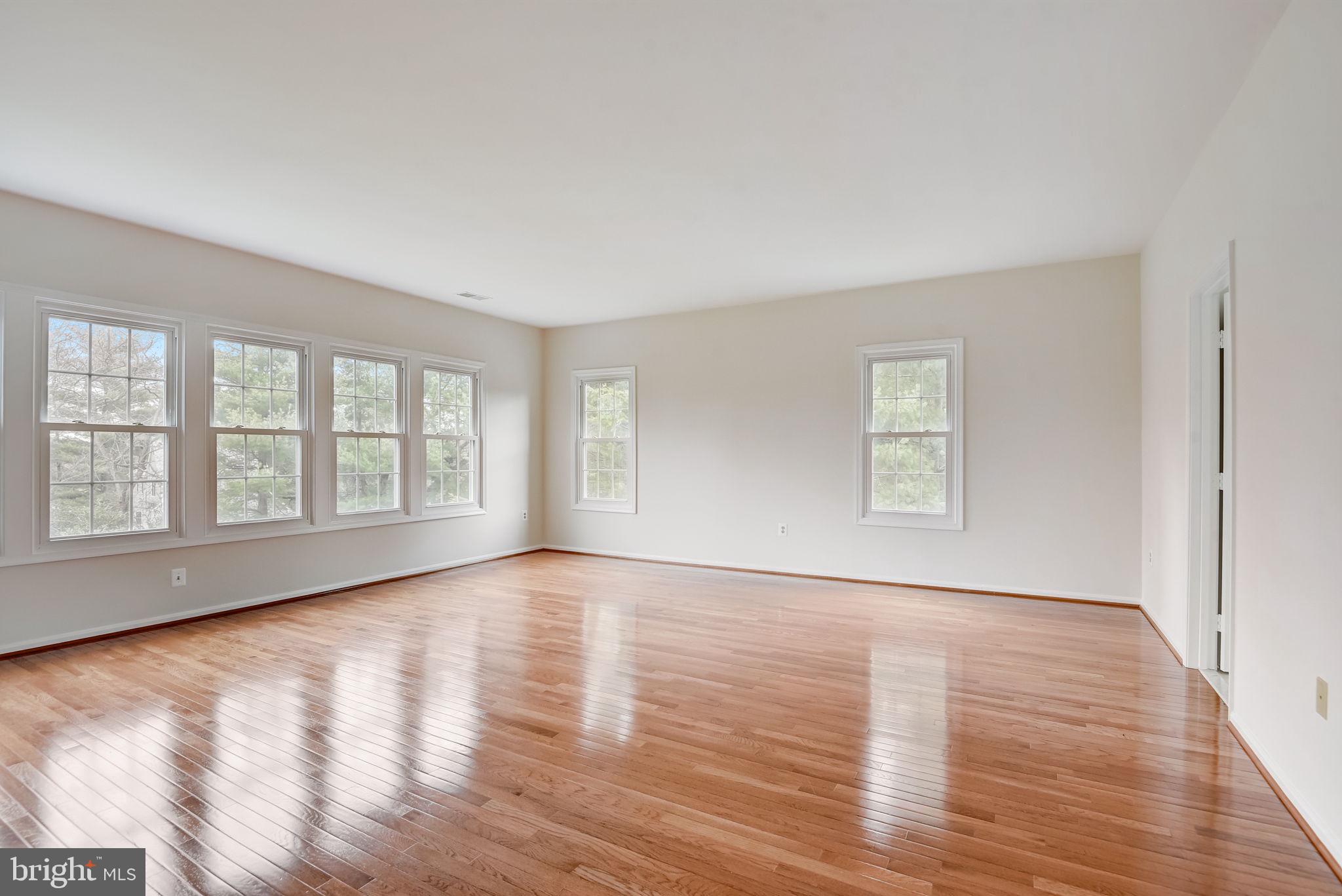 1209 Tottenham Court Reston, VA 20194 - Photo 39 of 71 loads of light and windows in primary bedroom