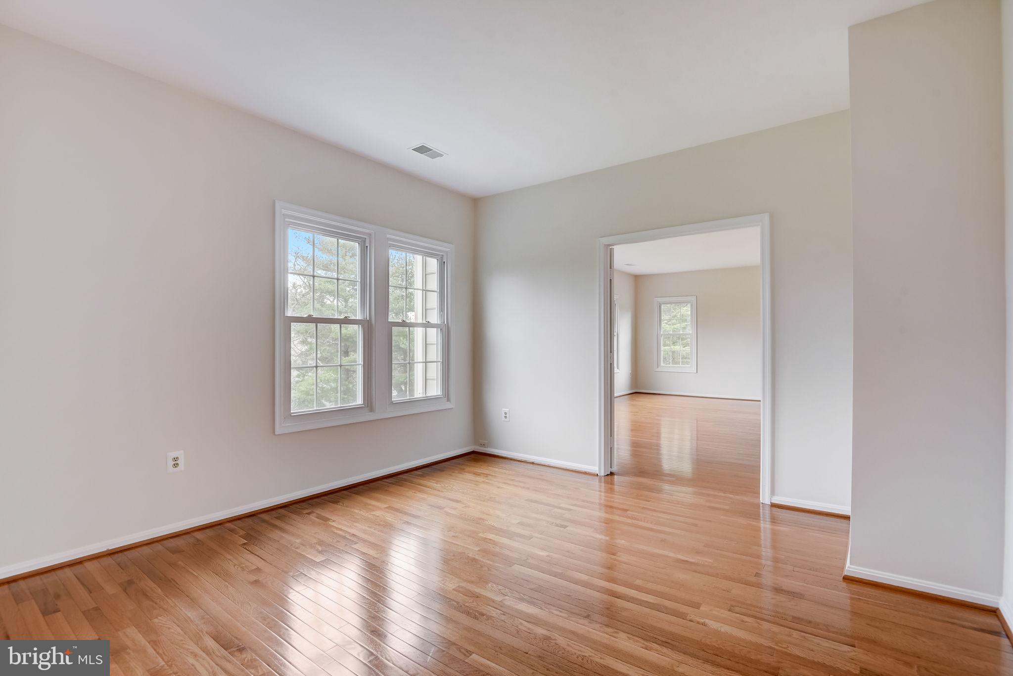 1209 Tottenham Court Reston, VA 20194 - Photo 44 of 71 sitting room in primary suite