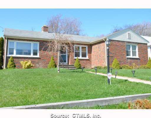 33 Westridge Road New London, CT 06320 - Photo 1 of 1 Exterior Front.