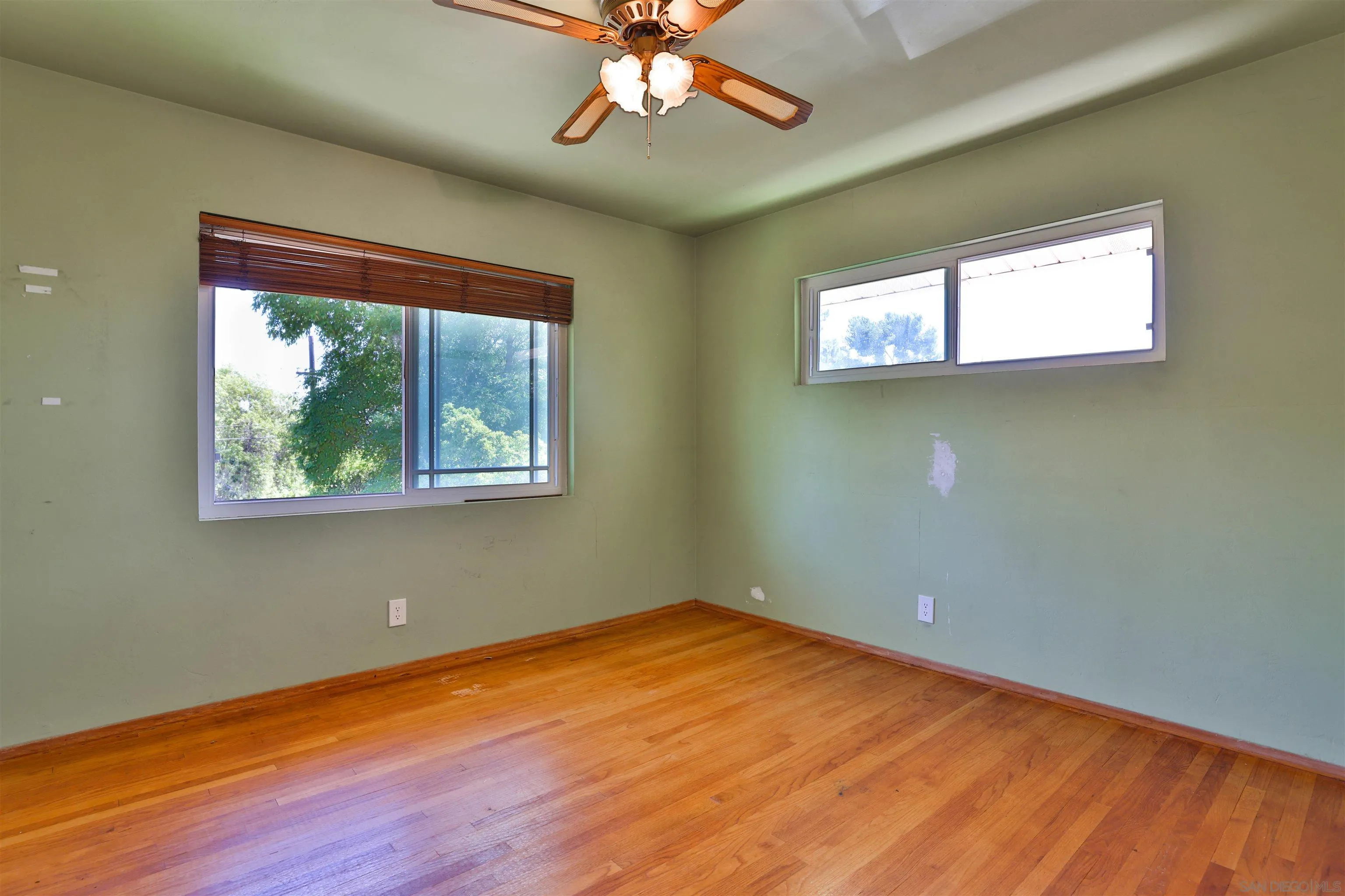 10320 Rancho Road La Mesa, CA 91941 - Photo 32 of 43 an empty room with a window