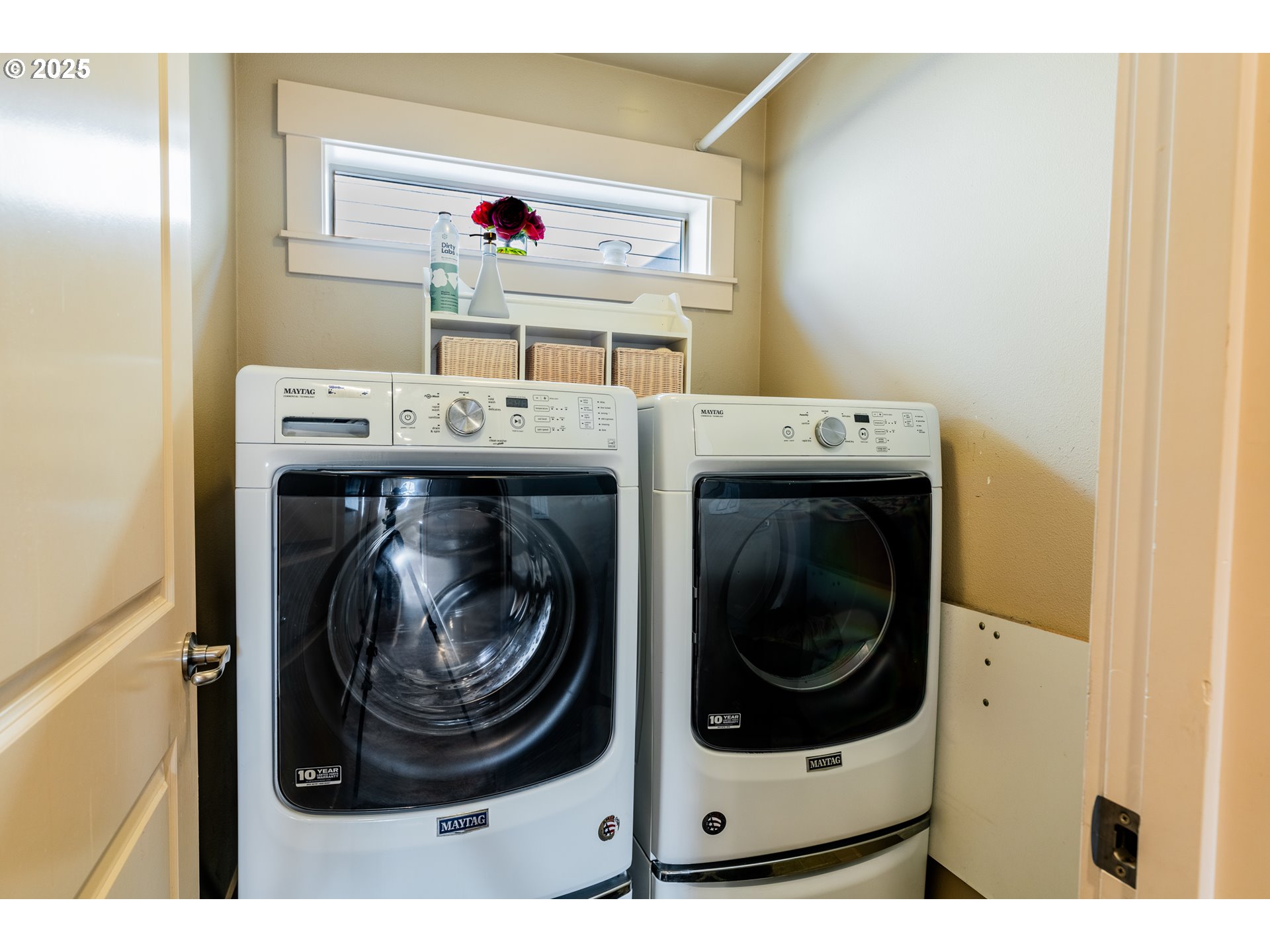16472 Southwest 133rd Terrace Tigard, OR 97224 - Photo 31 of 48 a utility room with dryer and washer