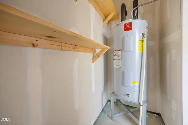 a view of utility room