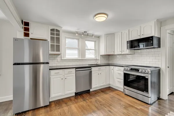 $3,400 | 19 Fairview Avenue, Unit 2, Malden, MA 02148