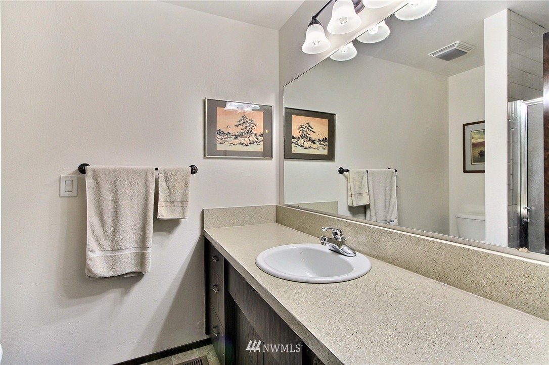 6727 Phillips Road Southwest Lakewood, WA 98498 - Photo 12 of 18 Gallery Image 12