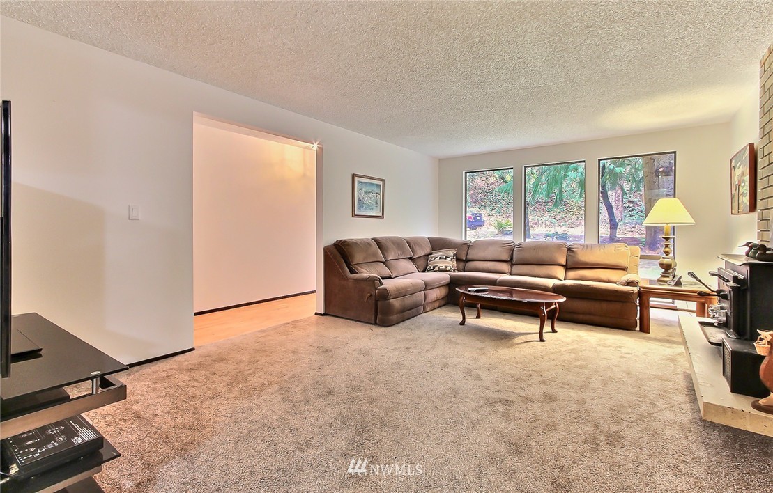 6727 Phillips Road Southwest Lakewood, WA 98498 - Photo 6 of 18 Gallery Image 6
