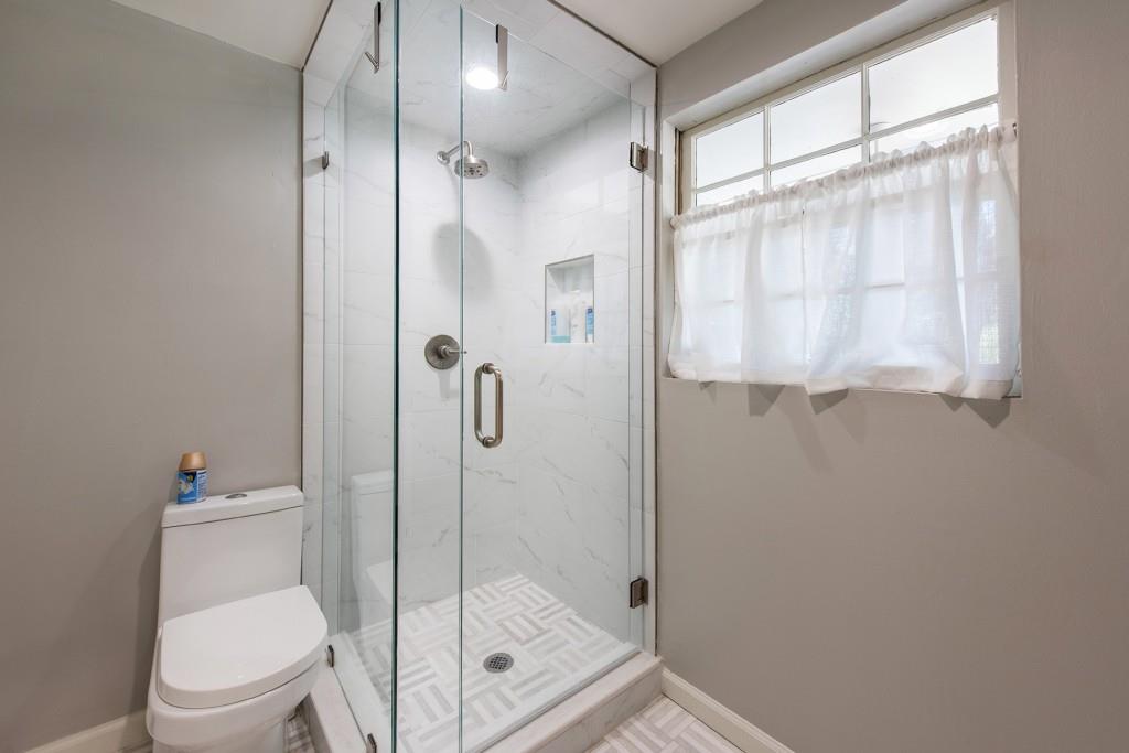 3211 Circle Oaks Drive Southeast Atlanta, GA 30339 - Photo 41 of 50 a bathroom with a shower and toilet