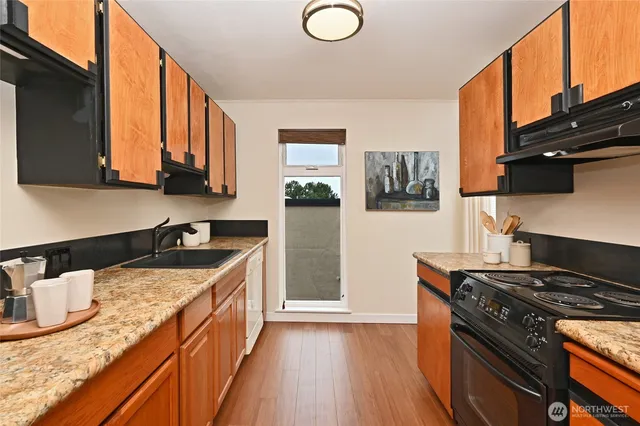 $355,000 | 2510 West Bertona Street, Unit 213, Seattle, WA 98199