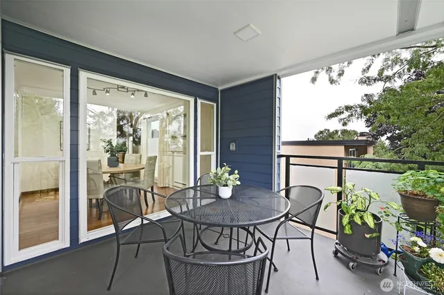 $355,000 | 2510 West Bertona Street, Unit 213, Seattle, WA 98199