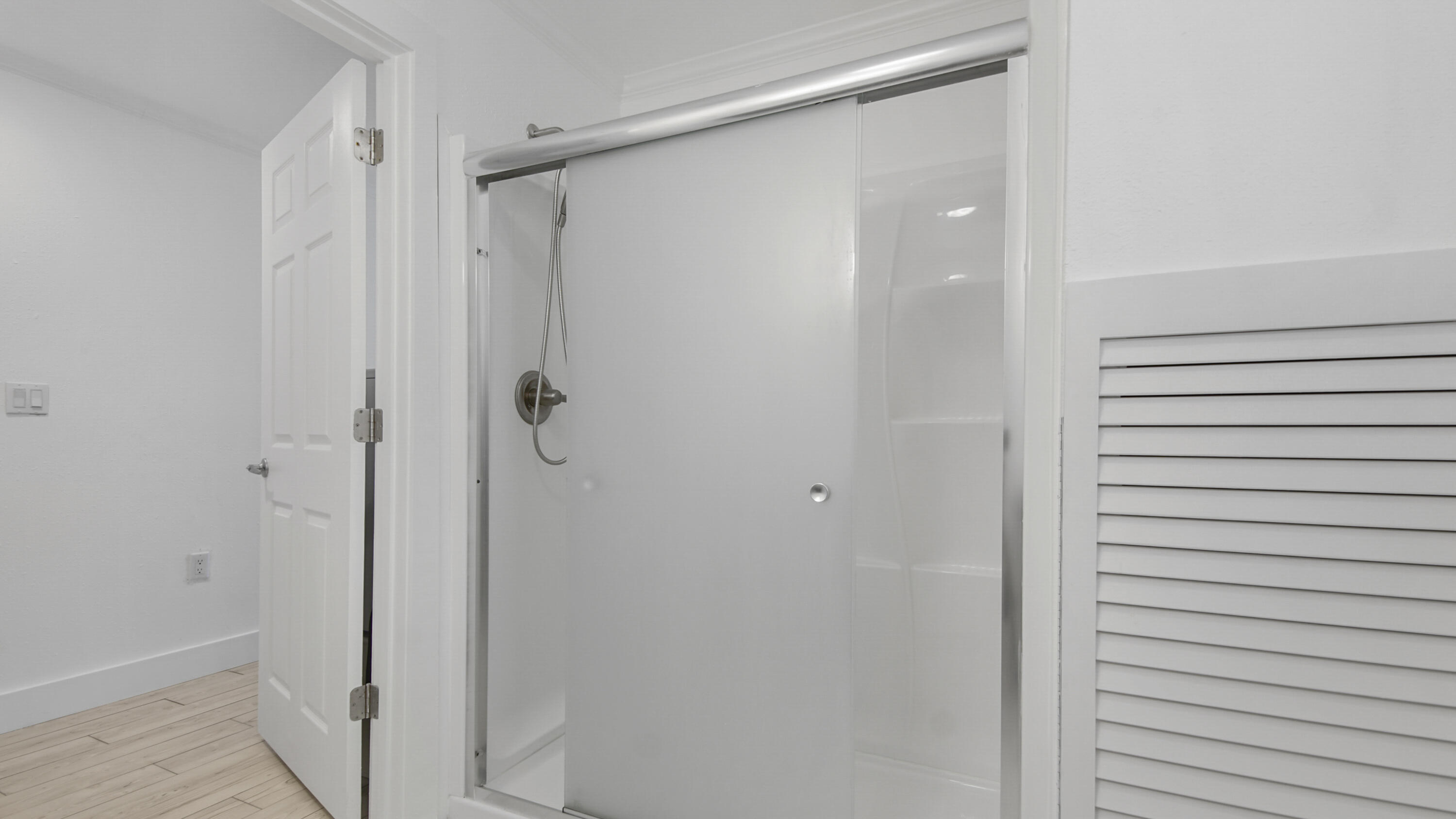 2961 Bay Grove Road Freeport, FL 32439 - Photo 24 of 27 Nice Shower
