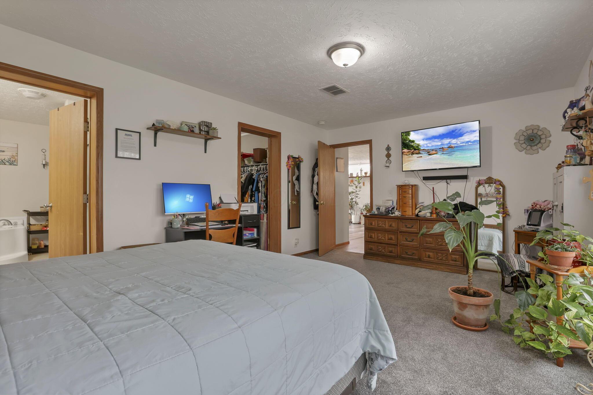 6590 Feasel Road Mount Vernon, OH 43050 - Photo 23 of 66 23-web-or-mls-0V3A6003