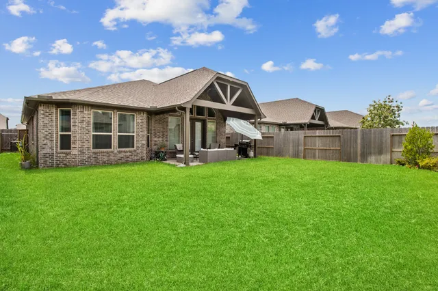 $389,000 | 8735 Laurel Woods Drive, Missouri City, TX 77459
