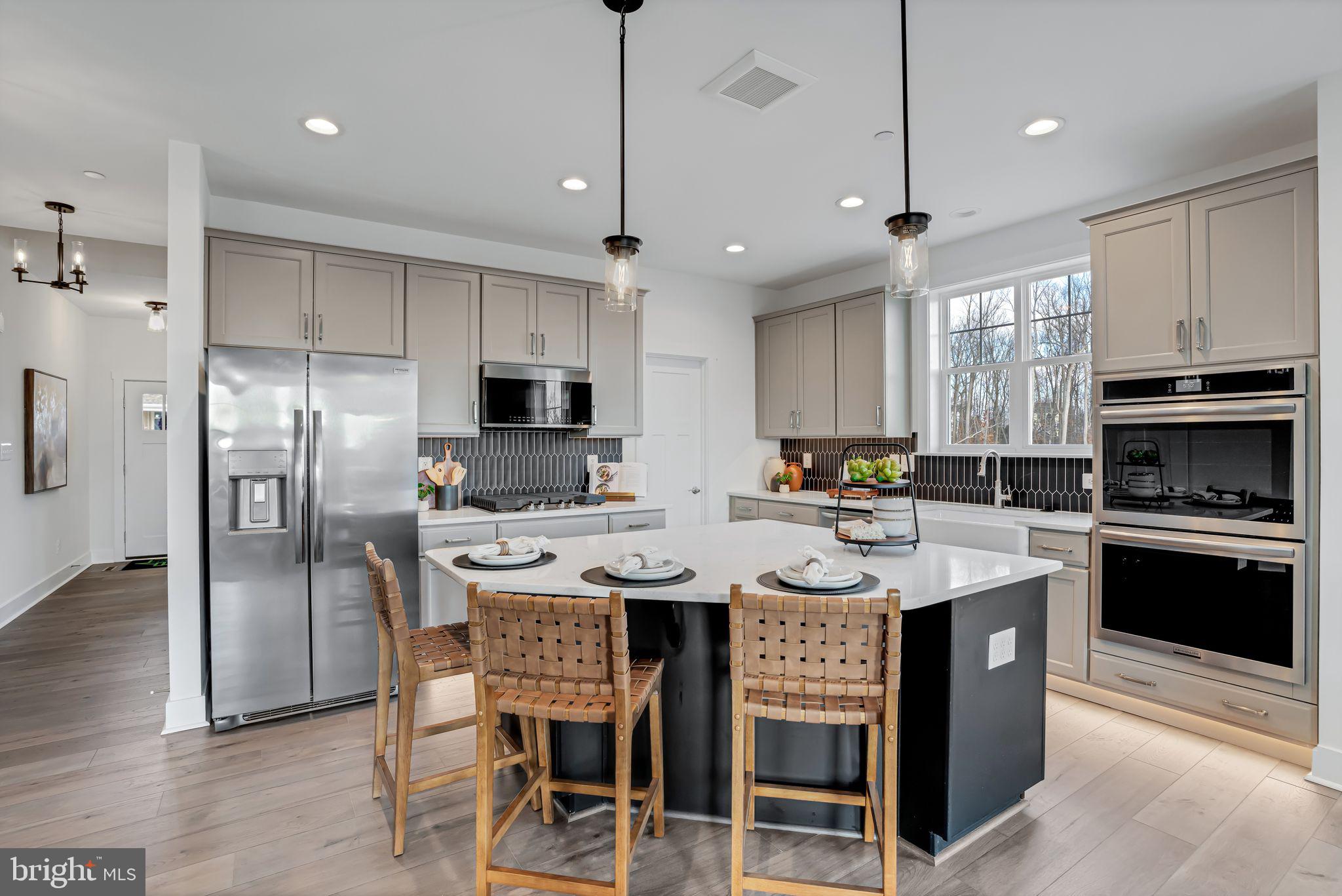 1 A Barlow Greenmount Road Gettysburg, PA 17325 - Photo 5 of 31 Modern kitchen with stylish finishes.