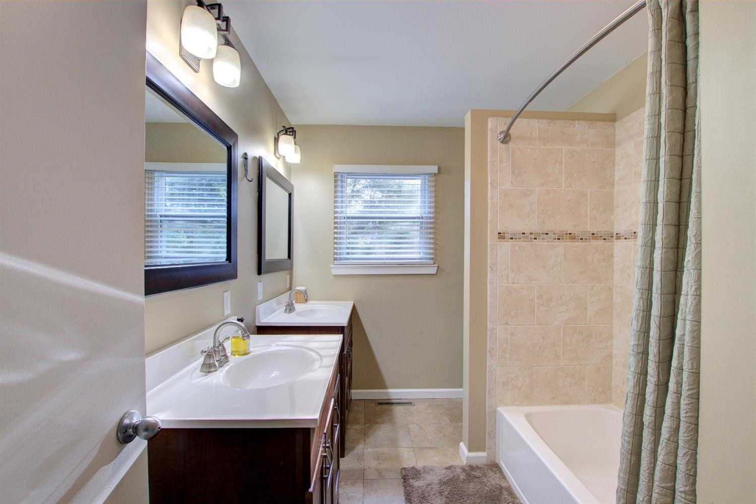 3795 Ponchartrain Pinckney, MI 48169 - Photo 21 of 32 Photo 21