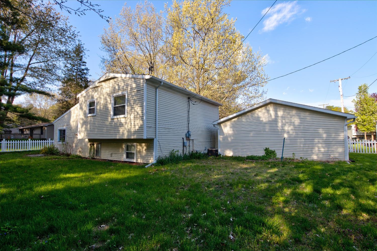 3795 Ponchartrain Pinckney, MI 48169 - Photo 28 of 32 Photo 28