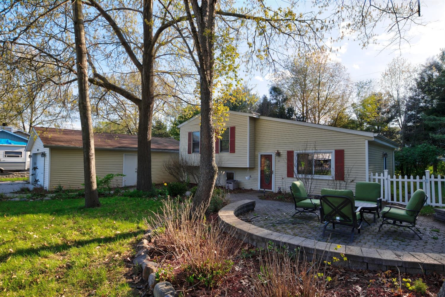 3795 Ponchartrain Pinckney, MI 48169 - Photo 3 of 32 Photo 3