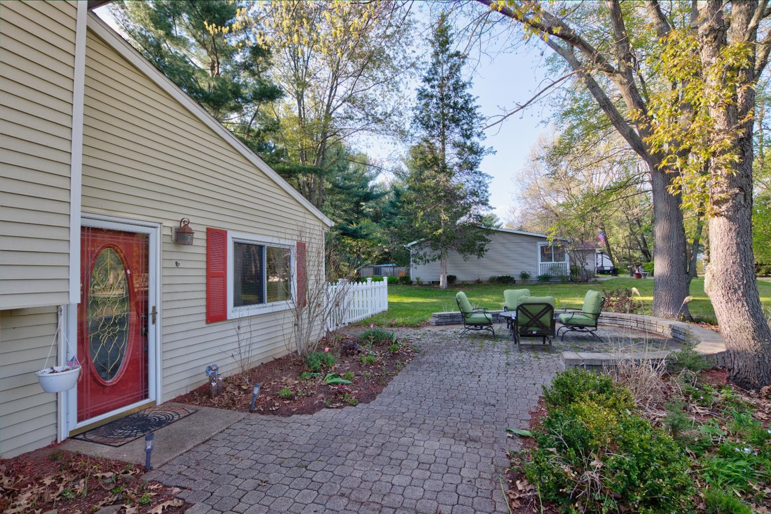 3795 Ponchartrain Pinckney, MI 48169 - Photo 4 of 32 Photo 4