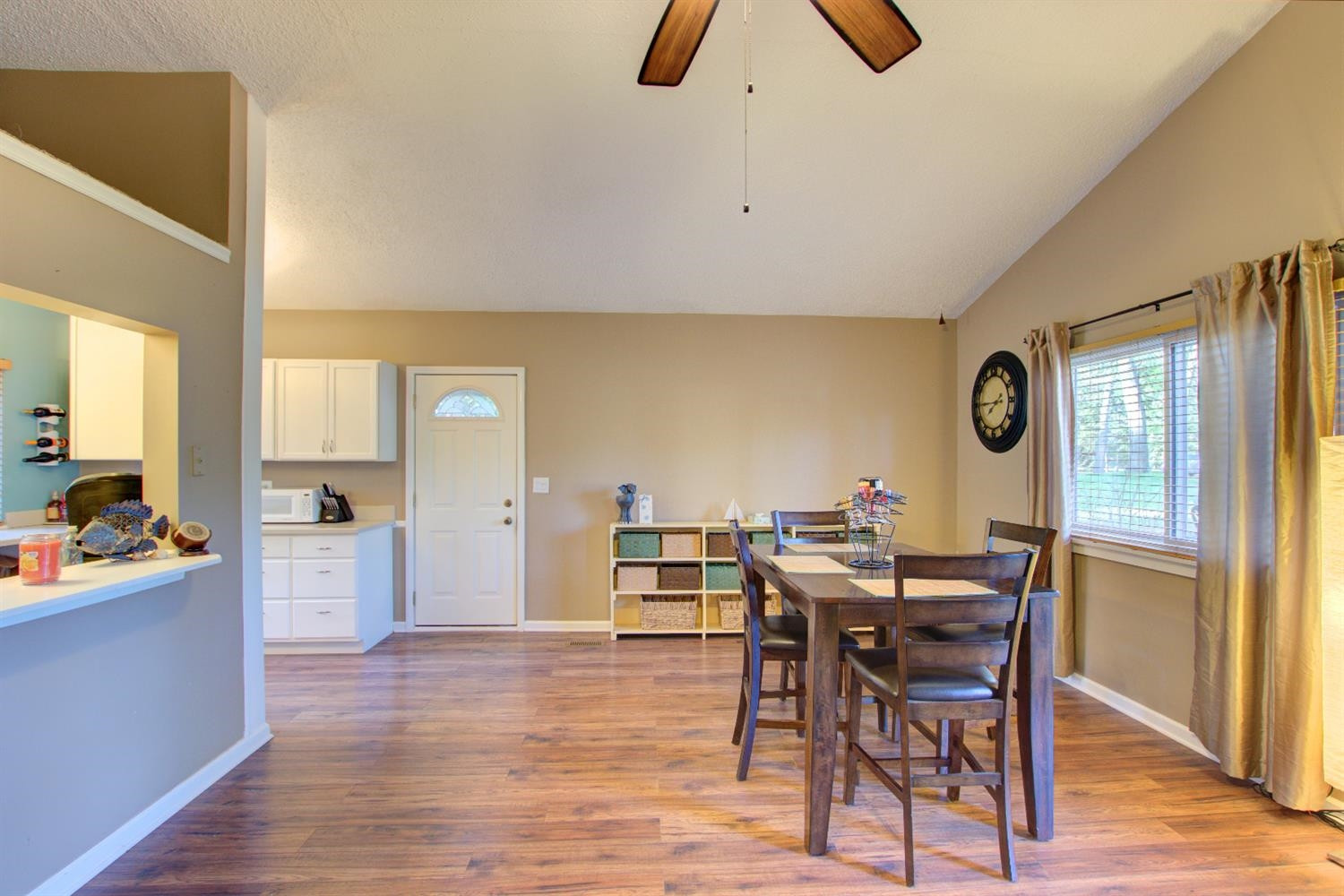 3795 Ponchartrain Pinckney, MI 48169 - Photo 7 of 32 Photo 7