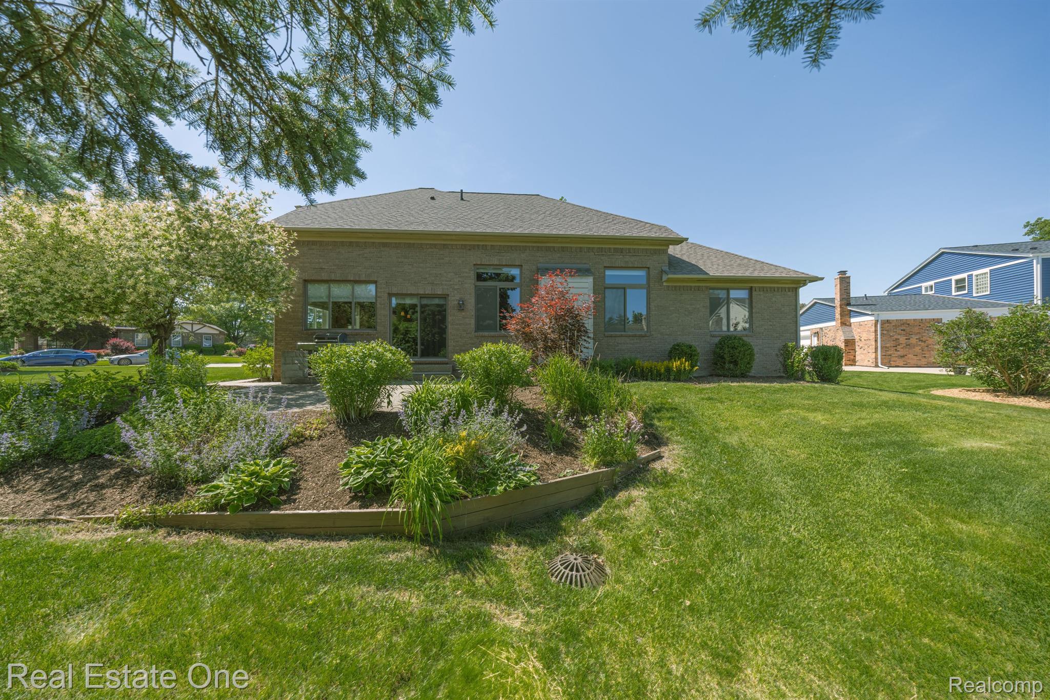 630 Lockmoore Court Rochester, MI 48307 - Photo 51 of 65 Gallery Image 51