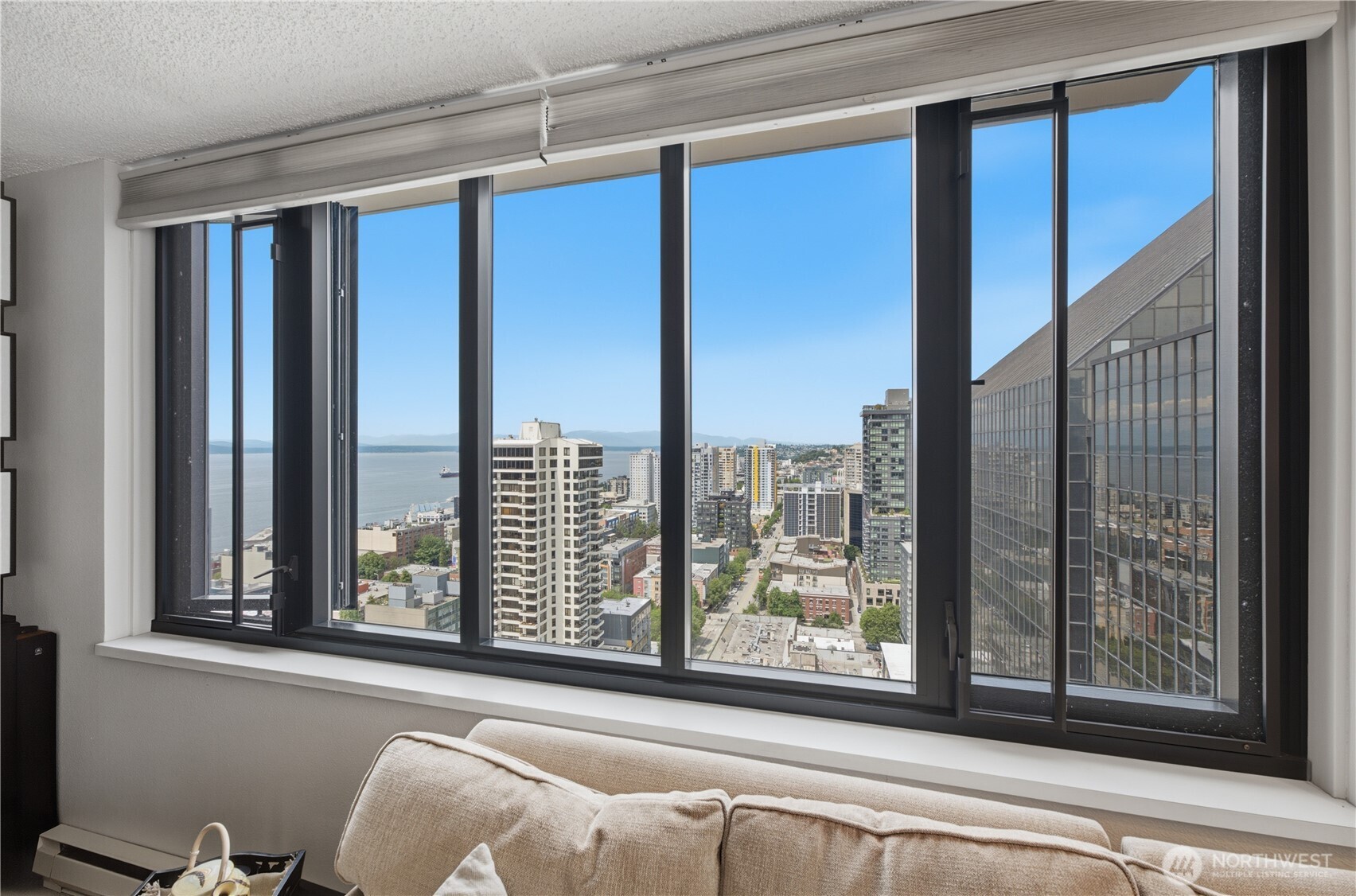 2100 3rd Avenue, Unit 2604 Seattle, WA 98121 - Photo 3 of 27