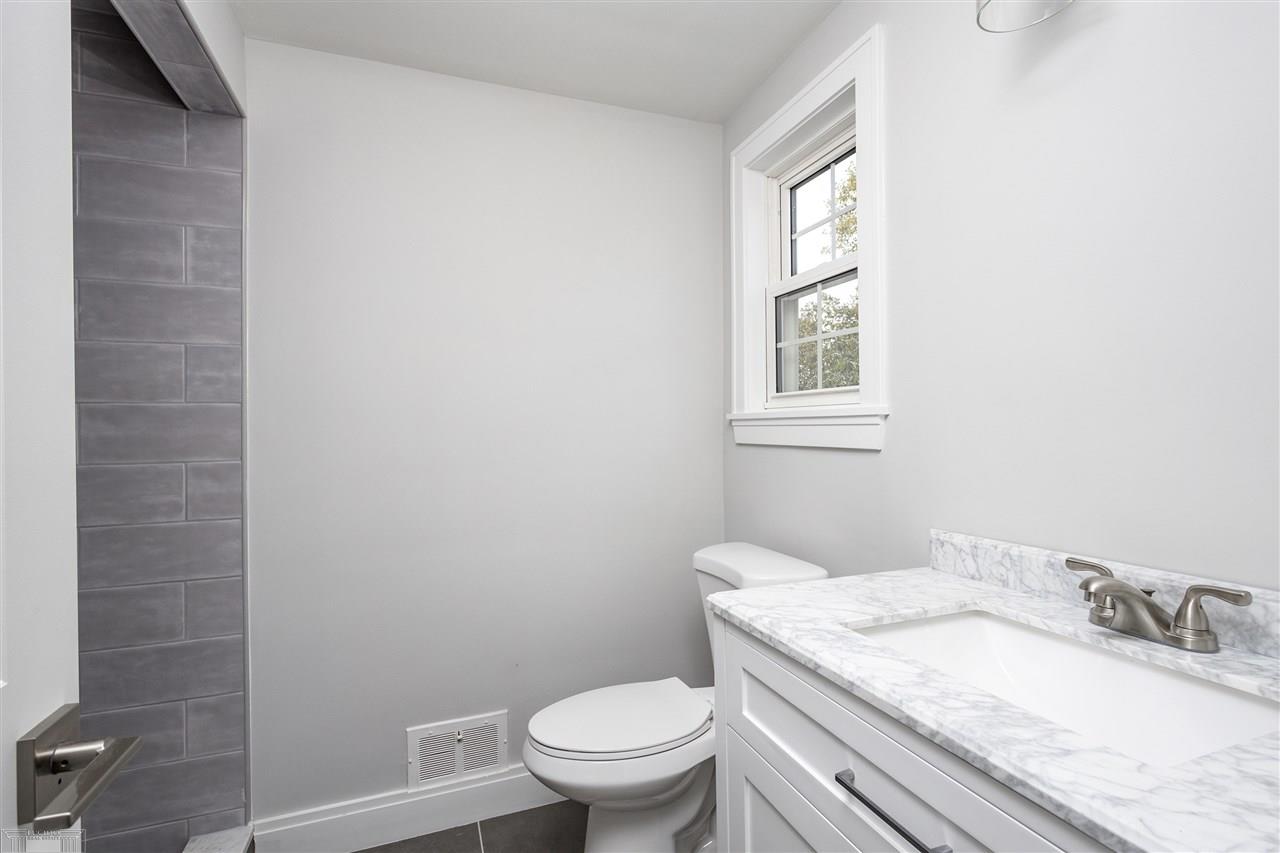 1083 Canterbury Road Grosse Pointe Woods, MI 48236 - Photo 29 of 38