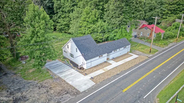 $299,000 | 714 Route 29 Milton Ny 12863, Rock City Falls, NY 12863